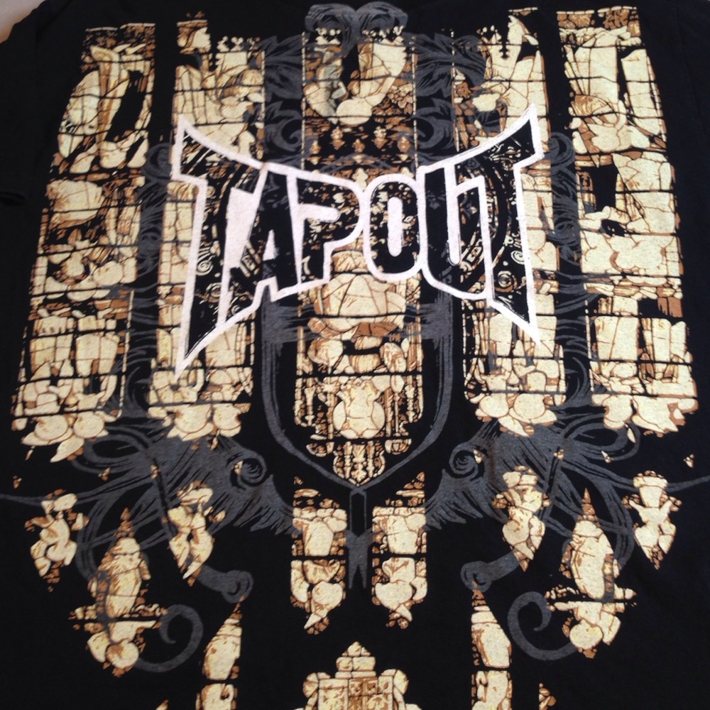 TAPOUT BEAUTIFUL TOP TEE EXCELLENT CONDITION